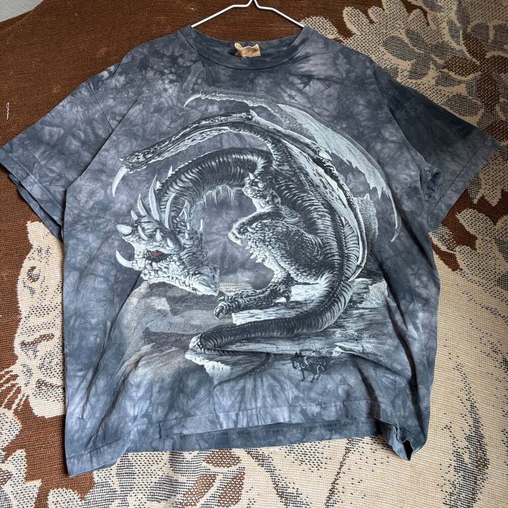 The mountain black dragon t-shirt size l